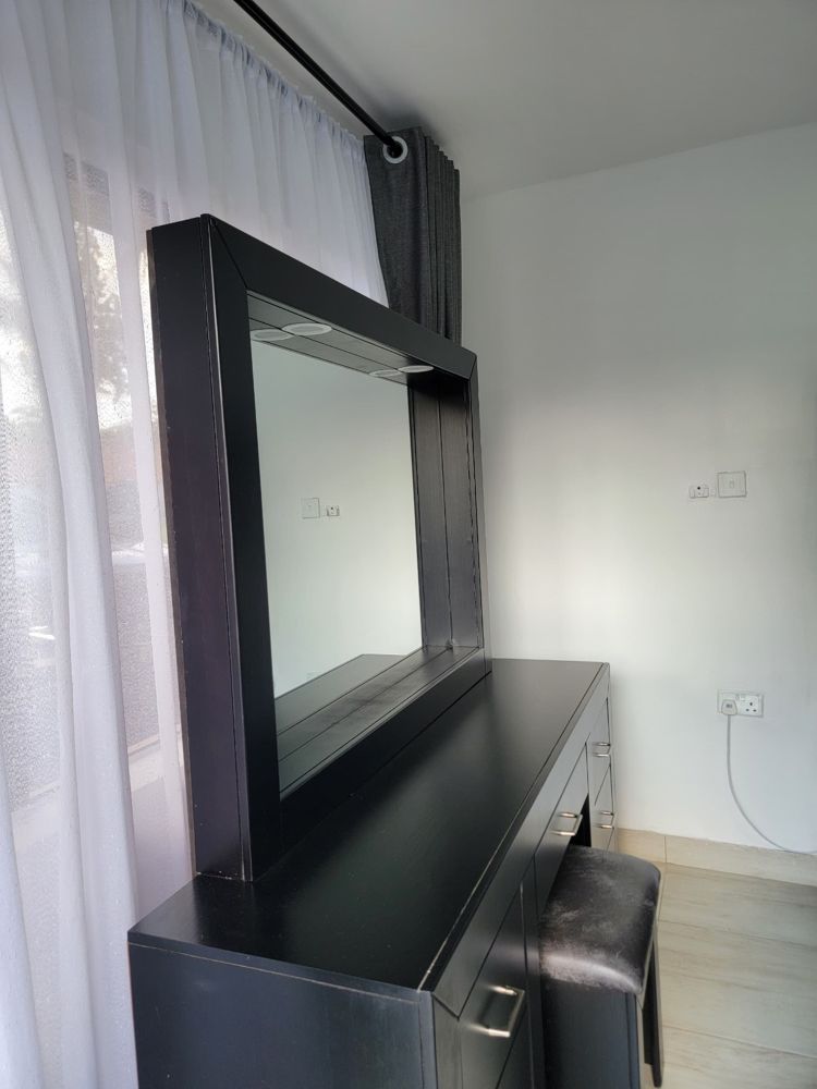 Dressing table